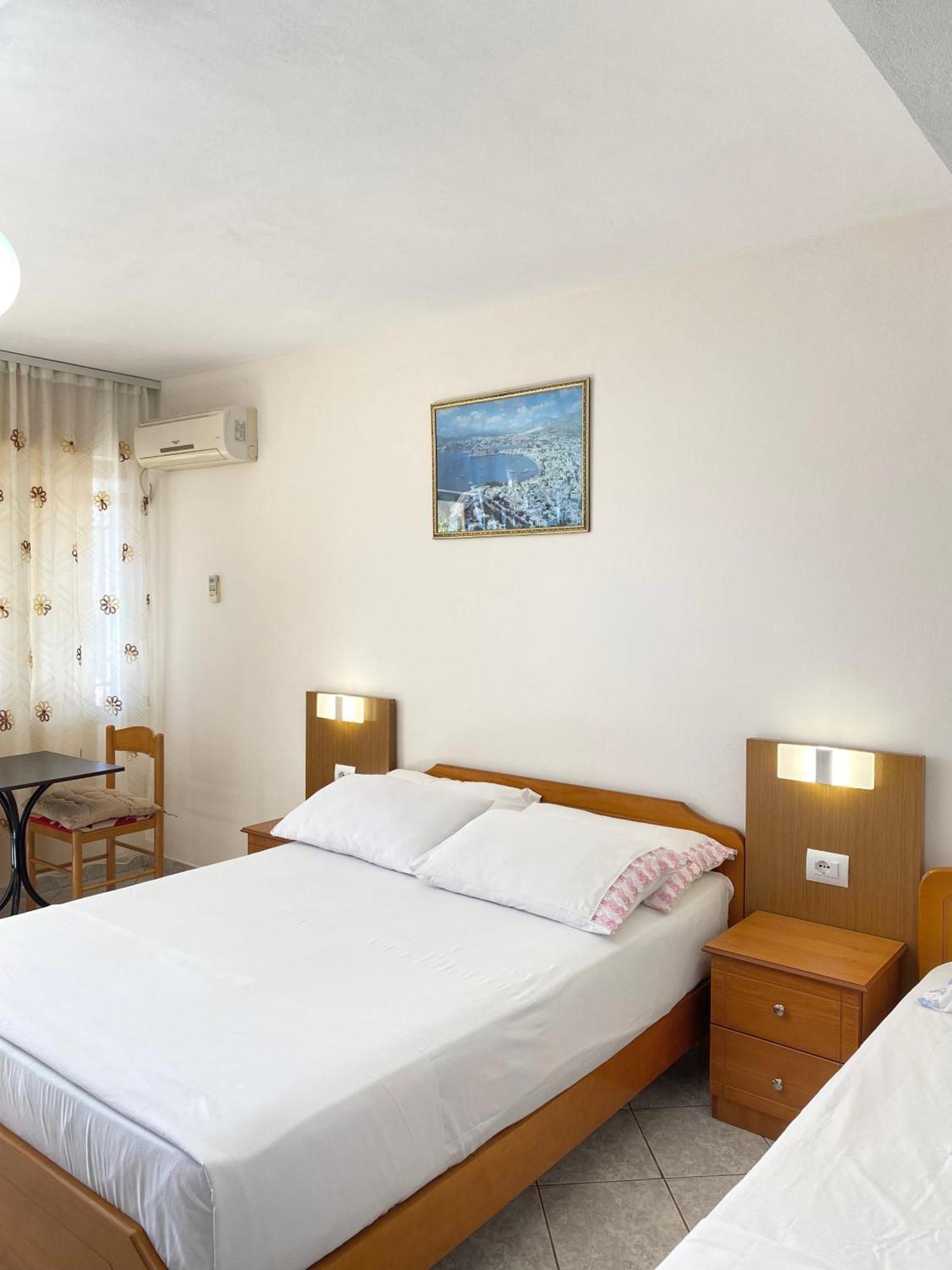 Vila Yasmin 38 Sarandë Exteriör bild