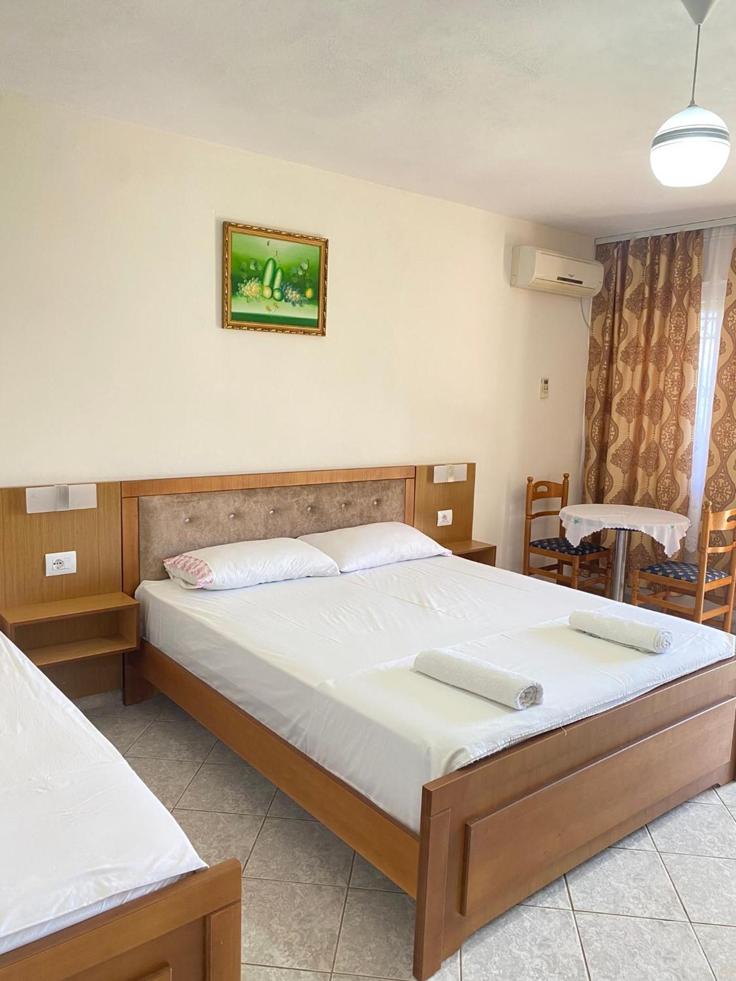 Vila Yasmin 38 Sarandë Exteriör bild