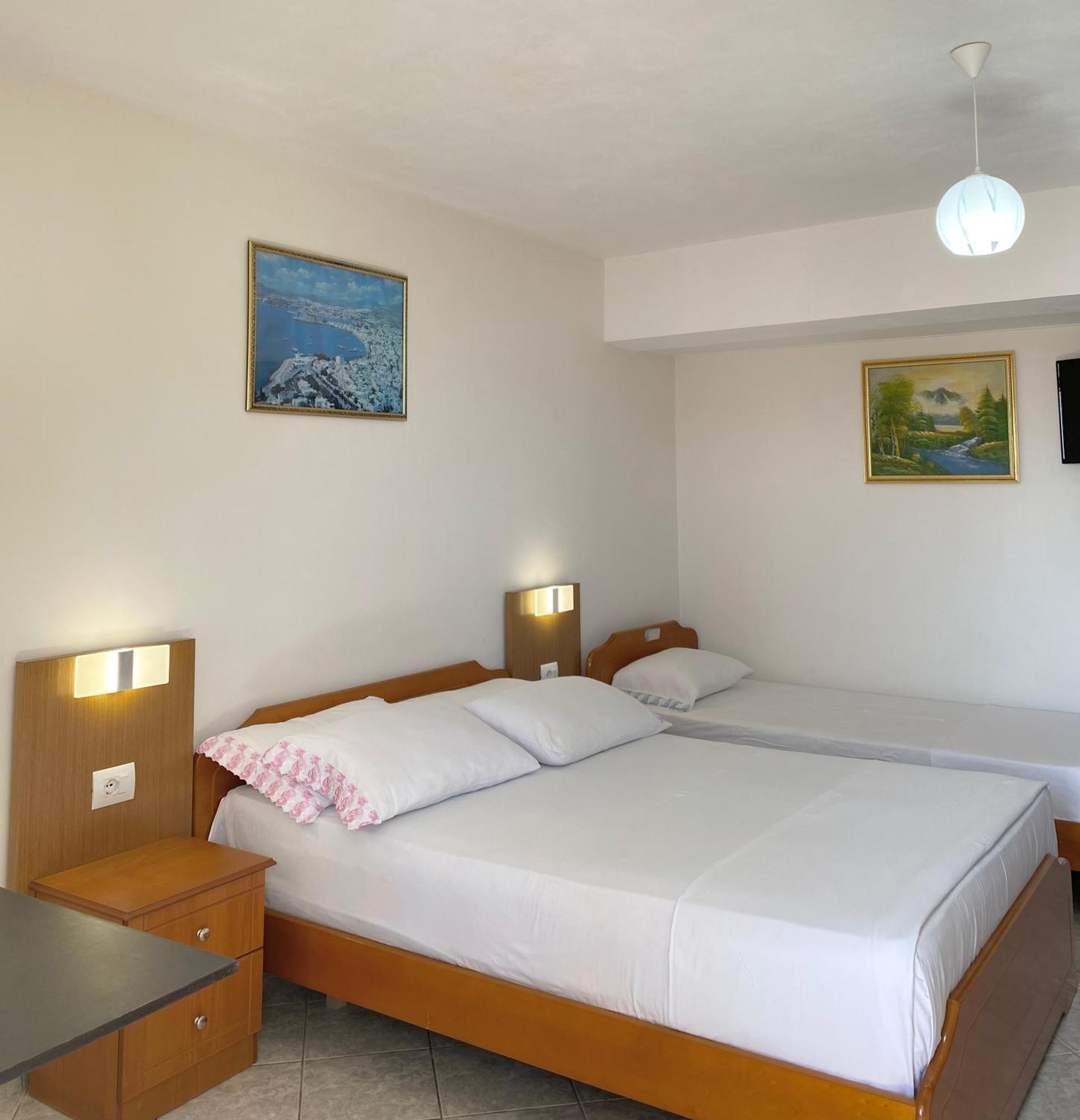 Vila Yasmin 38 Sarandë Exteriör bild