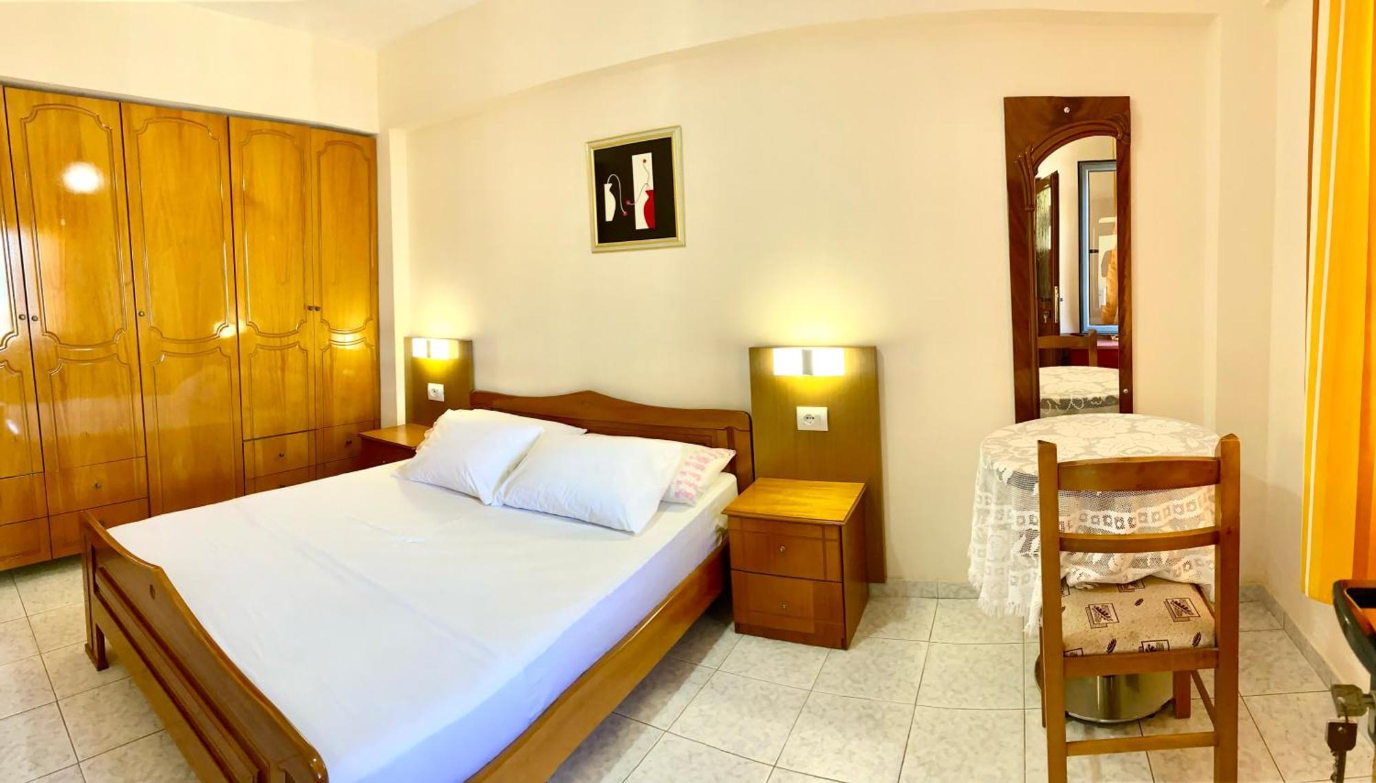 Vila Yasmin 38 Sarandë Exteriör bild