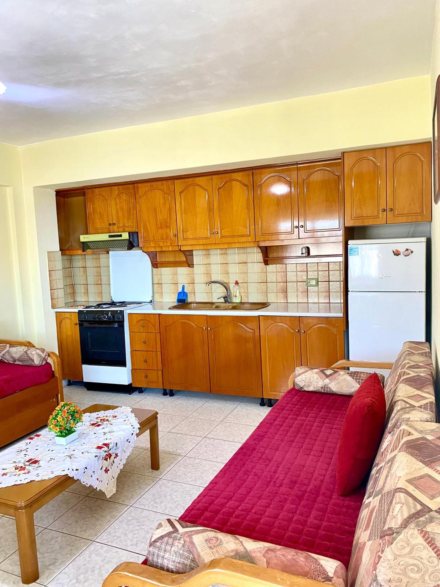 Vila Yasmin 38 Sarandë Exteriör bild